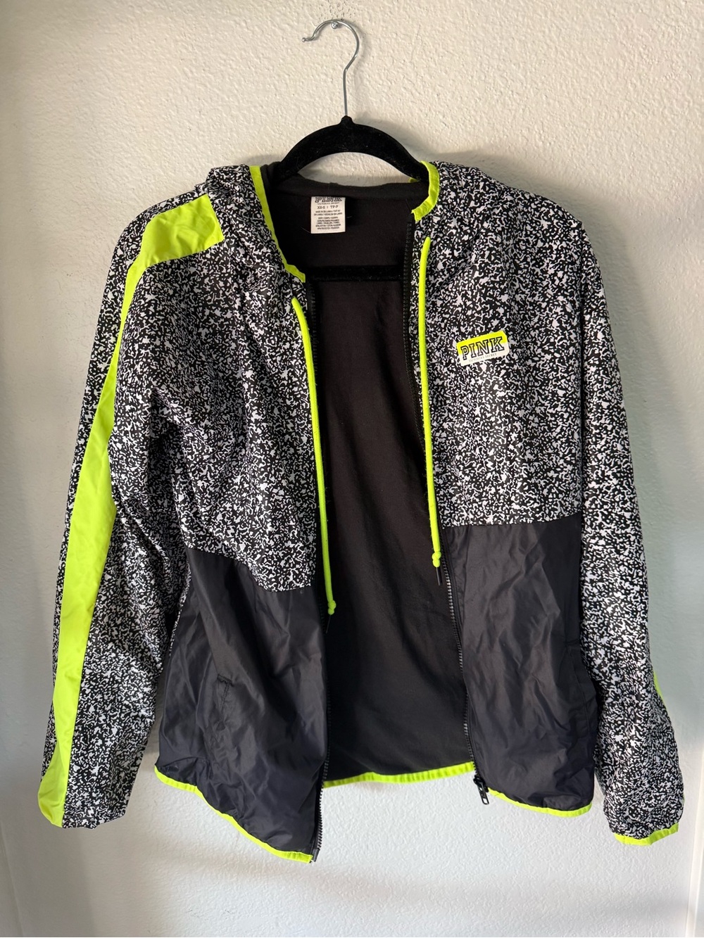 VS PINK Composition Print Neon Windbreaker XS/S
